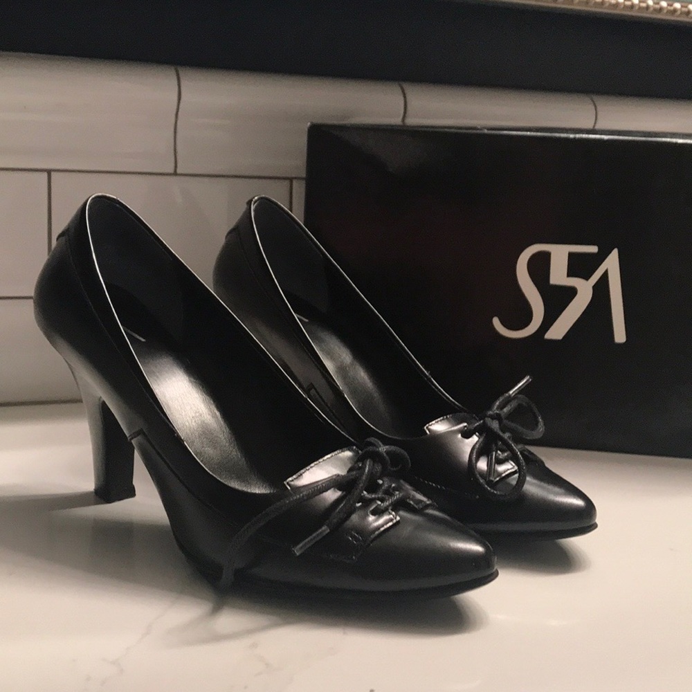 Saks Fifth Avenue lace up oxford pumps (size 7) - Picture 2 of 6